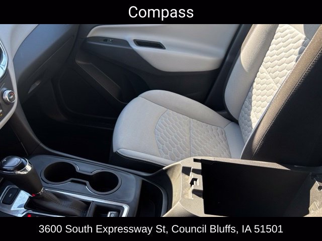 Used 2021 Chevrolet Equinox LS w/ LS Convenience Package AWD/4WD image 35