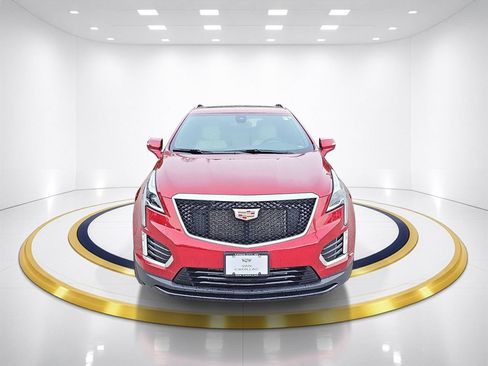 Certified 2025 Cadillac XT5 Sportv w/ LPO, Floor Liner Package AWD/4WD image 2