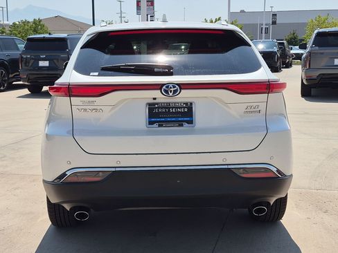 Used 2021 Toyota Venza XLE w/ Softex Package AWD/4WD image 5