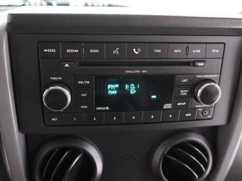 Used 2008 Jeep Wrangler Unlimited Rubicon w/ Dual Top Group AWD/4WD image 13