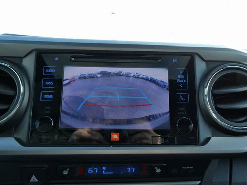 Used 2019 Toyota Tacoma Limited image 29