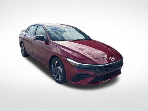 Certified 2025 Hyundai Elantra Sport image 3