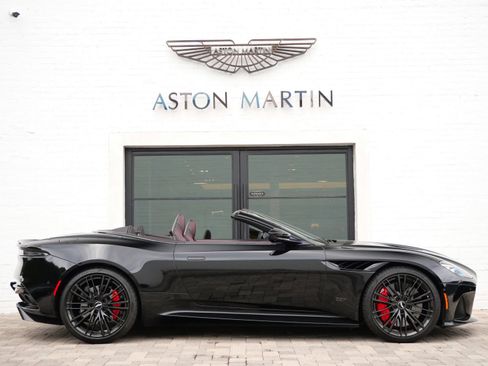 Used 2023 Aston Martin DBS Superleggera Volante RWD image 18