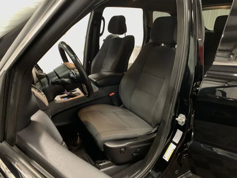 Used 2017 Jeep Grand Cherokee Laredo w/ Quick Order Package 23E image 40