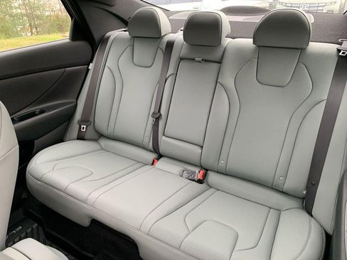 New 2025 Hyundai Elantra Limited image 77