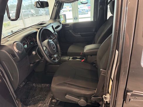 Used 2017 Jeep Wrangler Unlimited Sport w/ Quick Order Package 24S AWD/4WD image 39
