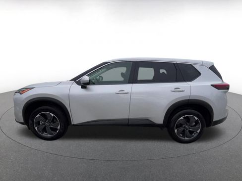 Used 2025 Nissan Rogue SV FWD image 9