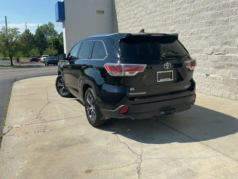 Used 2016 Toyota Highlander XLE AWD/4WD image 11