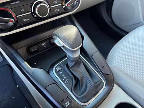 Used 2025 Kia Soul LX w/ LX Technology Package image 36