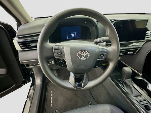 Used 2025 Toyota Camry LE w/ Convenience Package FWD image 18