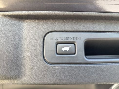 Used 2025 Honda Pilot EX-L image 7