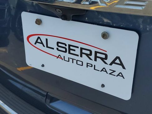 Used 2018 Ford Explorer XLT w/ Equipment Group 202A AWD/4WD image 7