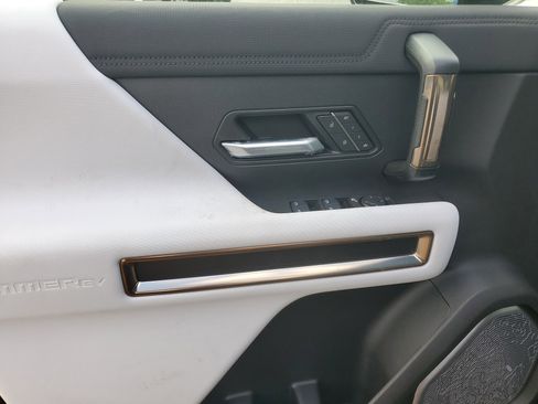 New 2025 GMC Hummer EV 2X image 19