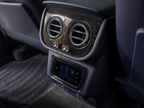 Used 2019 Bentley Bentayga image 34