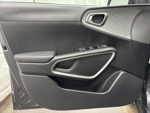 Certified 2023 Kia Soul LX w/ Option Group 015 FWD image 15