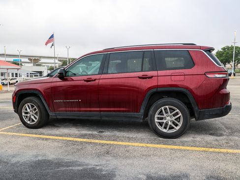 Used 2022 Jeep Grand Cherokee L Laredo w/ Luxury Tech Group I AWD/4WD image 8