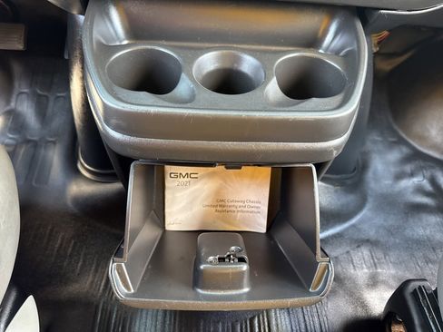 Used 2021 GMC Savana 3500 Extended w/ Power Convenience Package image 26