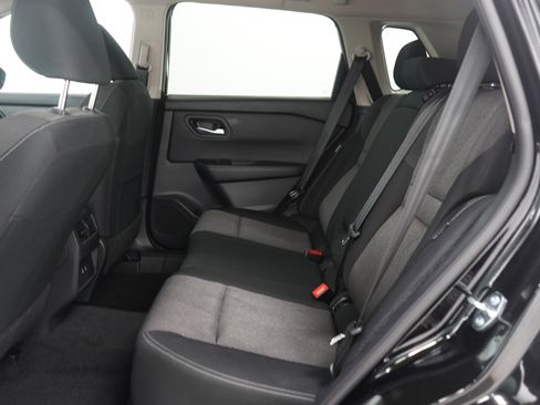 Used 2025 Nissan Rogue SV image 15