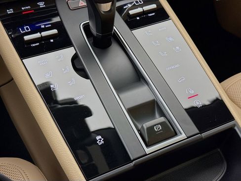 New 2026 Porsche Macan image 21