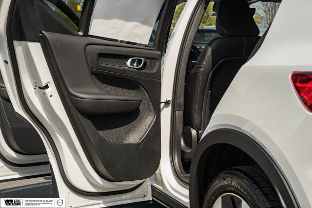 New 2026 Volvo XC40 B5 Plus w/ Climate Package AWD/4WD image 39