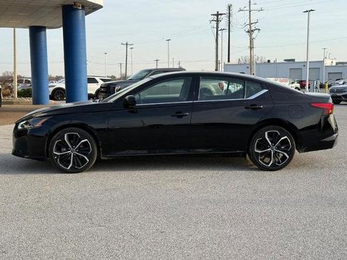 Used 2025 Nissan Altima 2.5 SR FWD image 2
