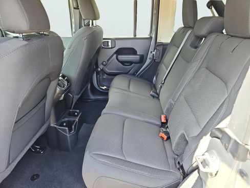 Used 2022 Jeep Wrangler Unlimited Sport image 26