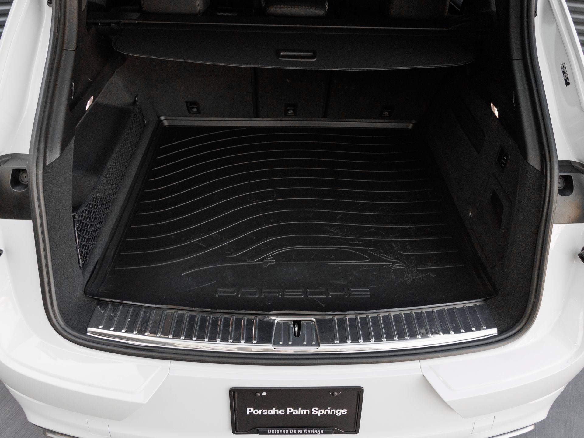 Certified 2025 Porsche Cayenne AWD/4WD image 26