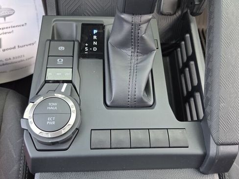 Used 2025 Toyota Tacoma SR5 AWD/4WD image 21
