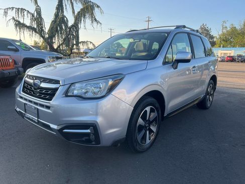 Used 2017 Subaru Forester 2.5i Premium image 3