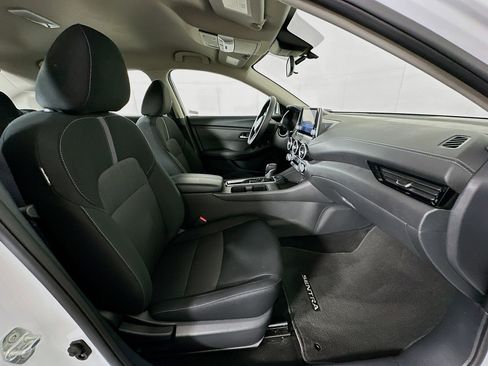 Used 2025 Nissan Sentra SV image 28