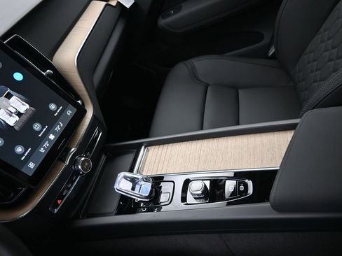 New 2026 Volvo XC60 T8 Plus w/ Climate Package AWD/4WD image 16