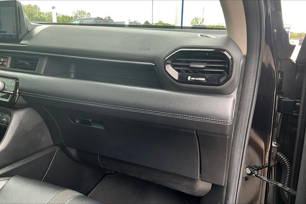 Used 2023 Honda Pilot Touring image 16