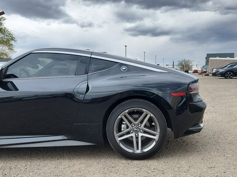 Used 2024 Nissan Z Sport w/ Floor Mat Package RWD image 9