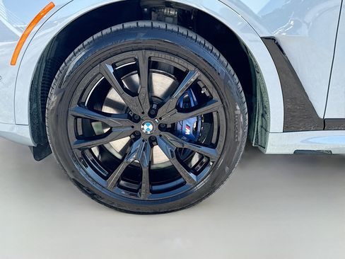 Used 2025 BMW X7 xDrive40i w/ M Sport Package AWD/4WD image 44