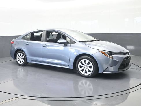 Used 2024 Toyota Corolla LE FWD image 8
