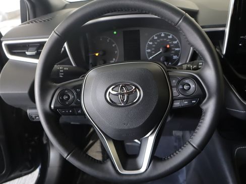 Used 2025 Toyota Corolla Hatchback w/ SE Package FWD image 12