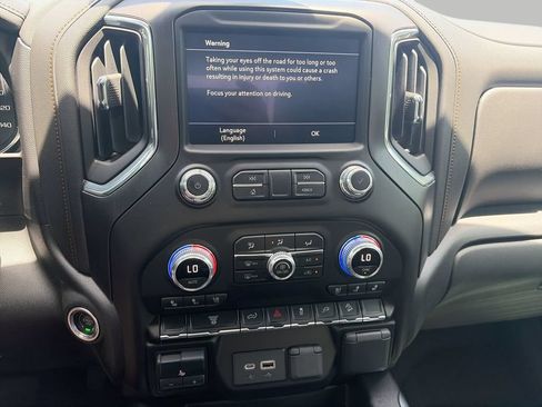 Used 2023 GMC Sierra 2500 AT4 w/ Gooseneck/5TH Wheel Package AWD/4WD image 17