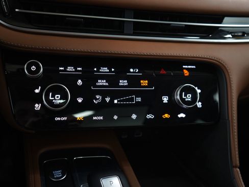 Used 2024 INFINITI QX60 Sensory image 24