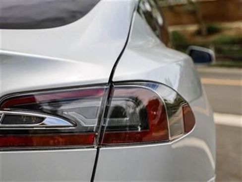 Used 2017 Tesla Model S RWD image 11