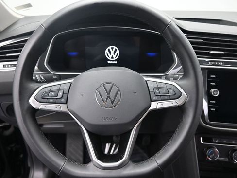 Used 2024 Volkswagen Tiguan SE FWD image 23