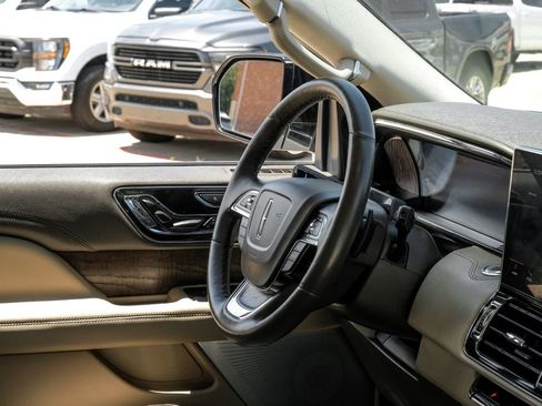 Used 2023 Lincoln Navigator L Reserve RWD image 14