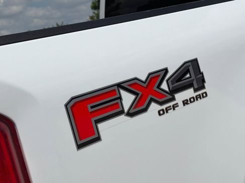 Used 2024 Ford F250 XLT w/ FX4 Off-Road Package image 12