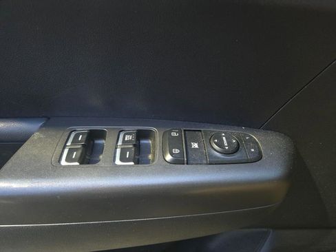 Used 2019 Kia Sportage LX FWD image 11
