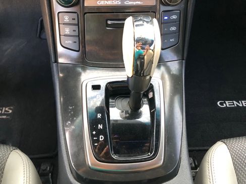 Used 2013 Hyundai Genesis 2.0T image 20