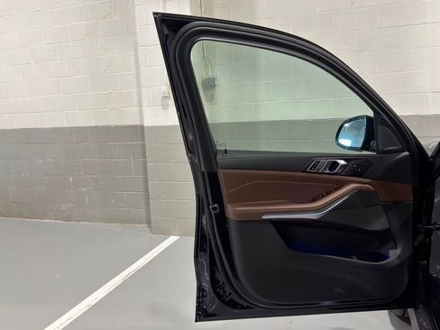 Used 2023 BMW X5 M50i w/ Executive Package image 9