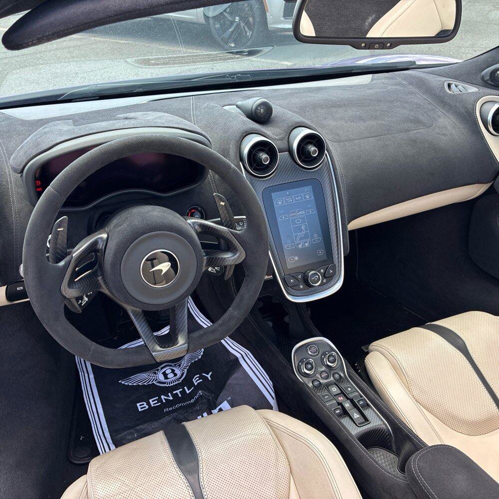 Used 2019 McLaren 570S Spider RWD image 20