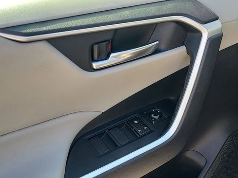 Used 2021 Toyota RAV4 XLE w/ Convenience Package image 22
