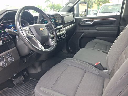 Used 2025 Chevrolet Silverado 2500 LT w/ Convenience Package AWD/4WD image 10