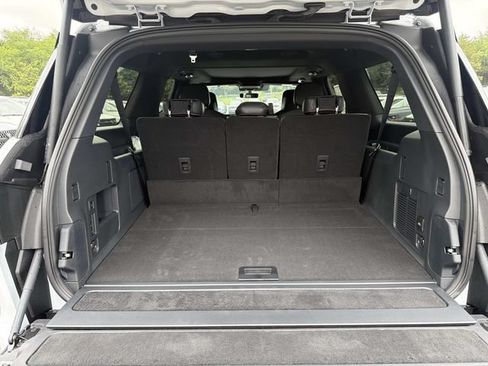 New 2026 Lincoln Navigator L Black Label AWD/4WD image 12
