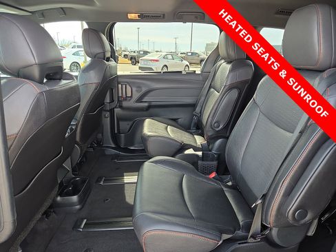 Used 2023 Toyota Sienna XSE w/ XSE Plus Package AWD/4WD image 11
